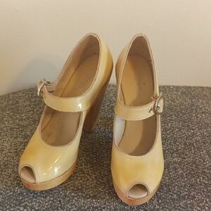 Michael kors Yellow Beige Patent Leather Peep-Toe Mary Jane Heels Size 7.5